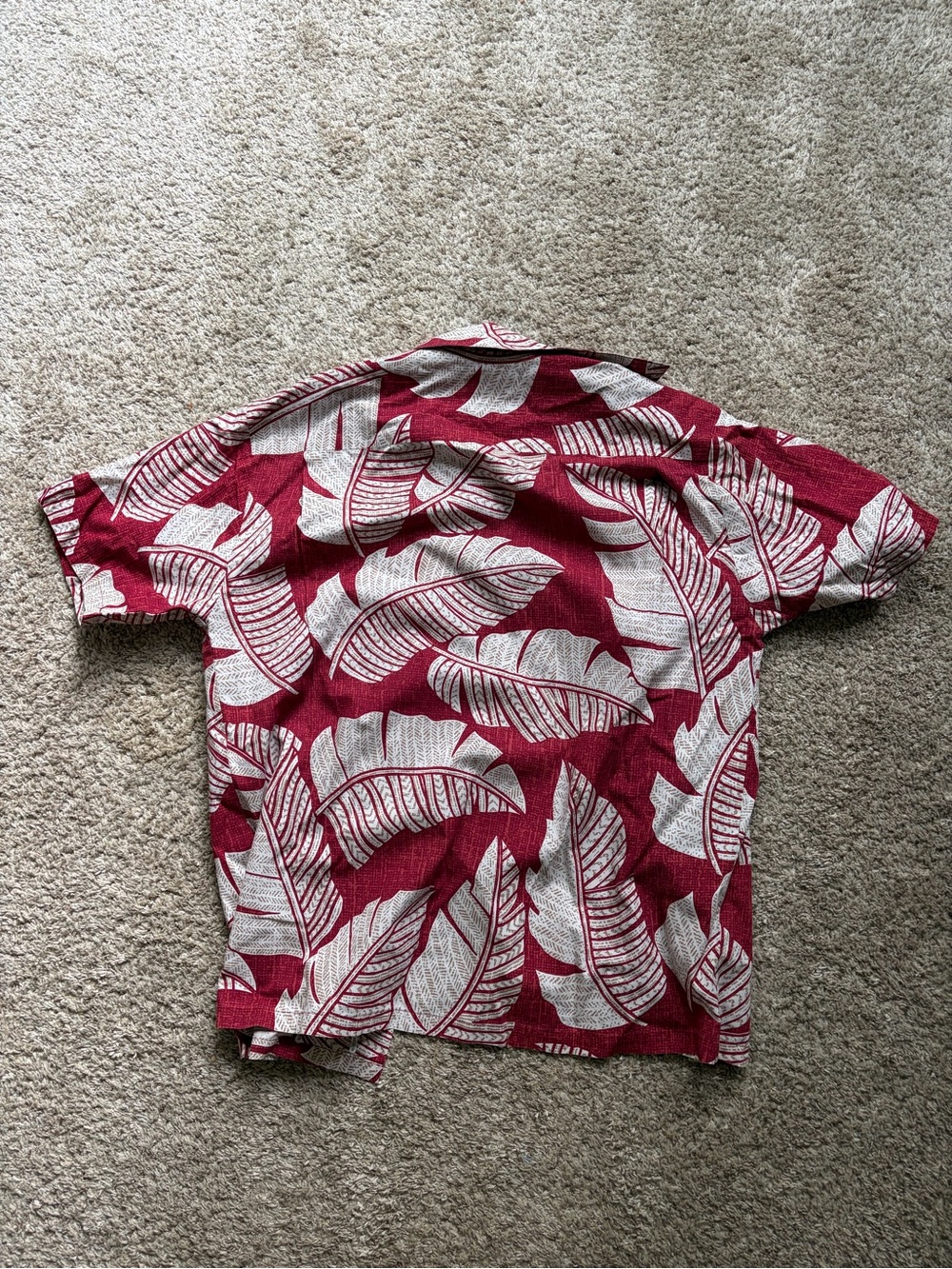 Hilo Hattie Red and Cream Tropical Leaf Camp Shirt - Picture 3 of 3